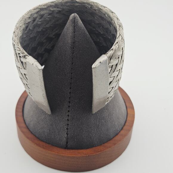 Sarah Cavender Metalworks Handcrafted Cuff Bracelet - Picture 4 of 7